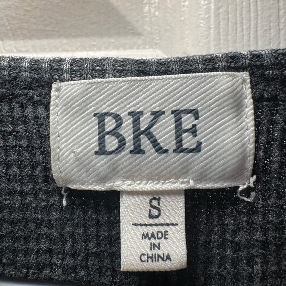 BKE Women Henley Top S Charcoal Grey Acid Wash Waffle Knit Rodeo Country Western - Picture 2 of 7